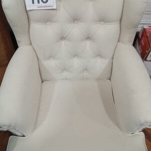 LOTE 110: SILLON BERGER CREMA