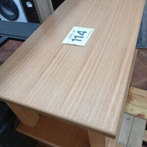 LOTE 114: MESA DE CENTRO RECTANGULAR