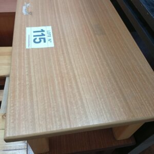 LOTE 115: MESA DE CENTRO RECTANGULAR