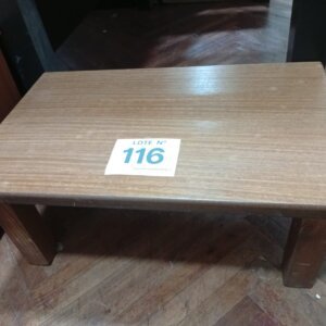 LOTE 116: MESA DE CENTRO RECTANGULAR