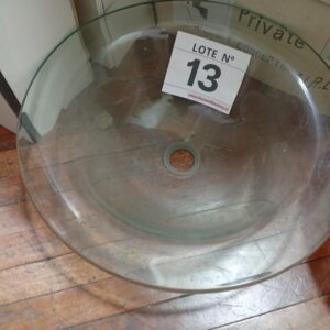 LOTE 013: VANITORIO DE VIDRIO TEMPLADO