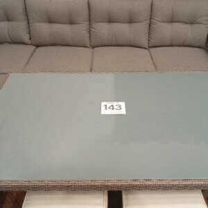 LOTE 143: JUEGO DE COMEDOR PARA TERRAZA GISPY 8 PERSONAS GRIS + FUNDAS BEIGE