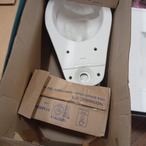 LOTE 033: SANITARIO COMPLETO