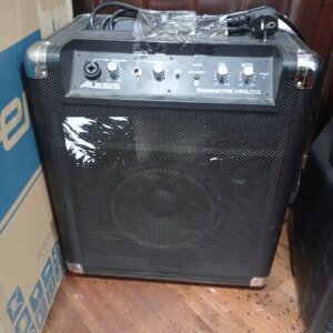 LOTE 086: ALTAVOZ PORTÁTIL ALESIS TRANSACTIVE WIRELESS + CABLE DE PODER